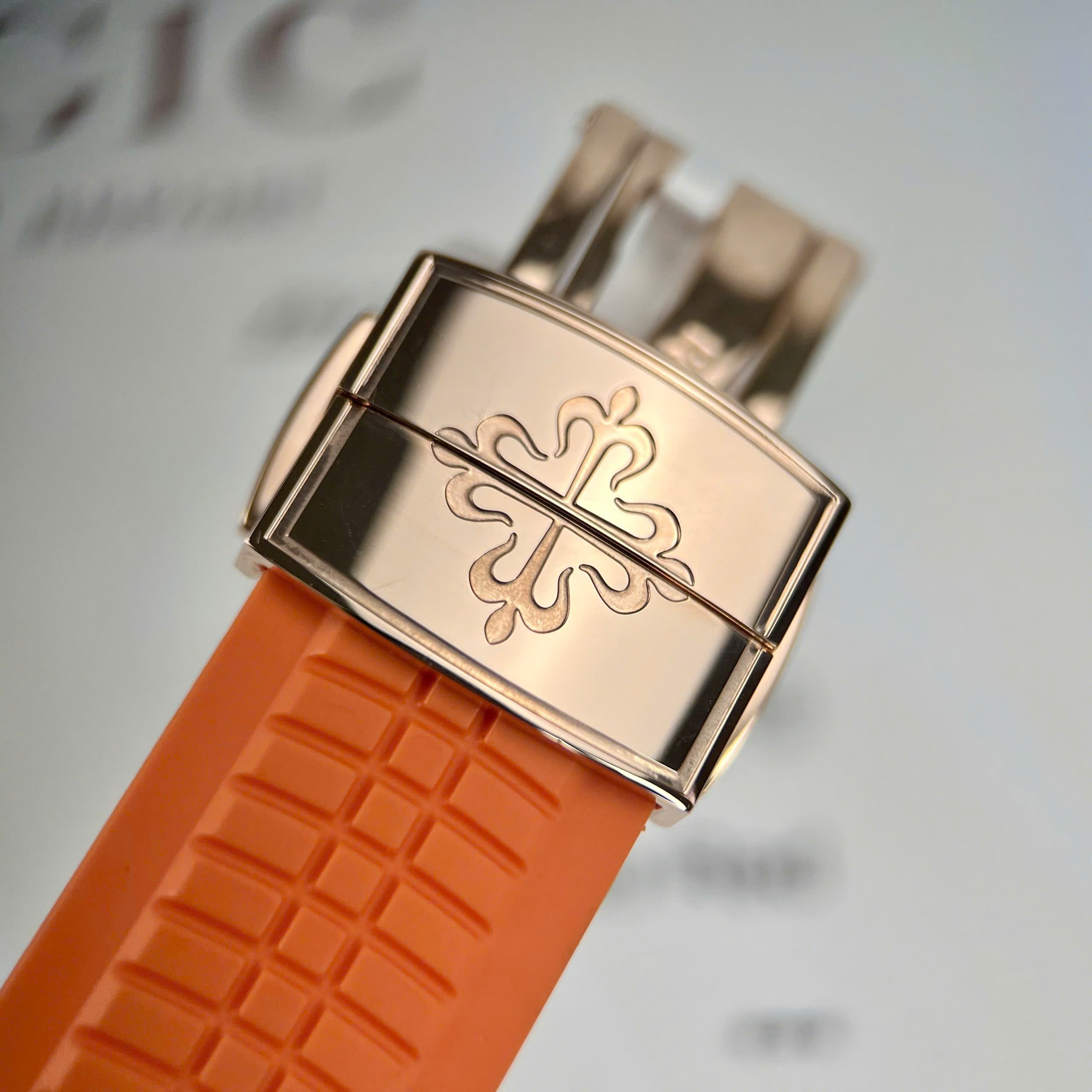 Patek Philippe Aquanaut 5167R Best Quality Replica Watches 18K Gold Wrapped Brown Chocolate Dial 3K Factory 40mm (2)