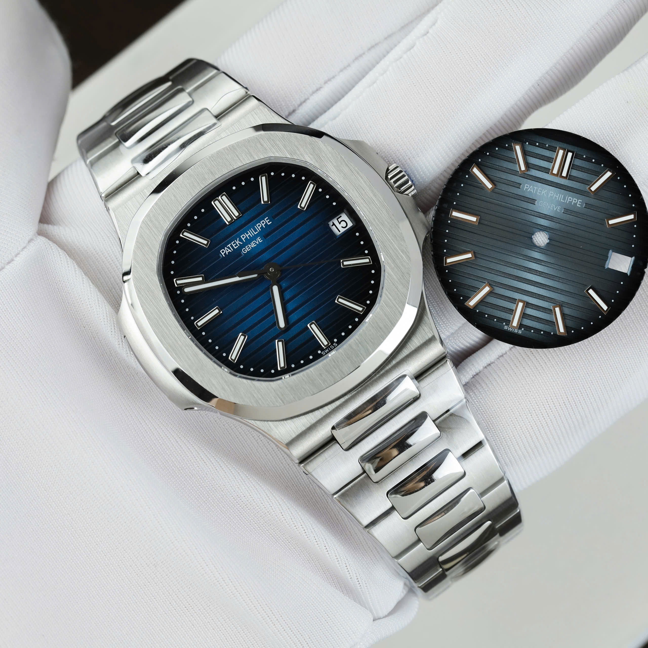 Patek Philippe Nautilus 5811 Best Quality Replica Watches Custom Blue Dial 3K Factory 41mm (10)