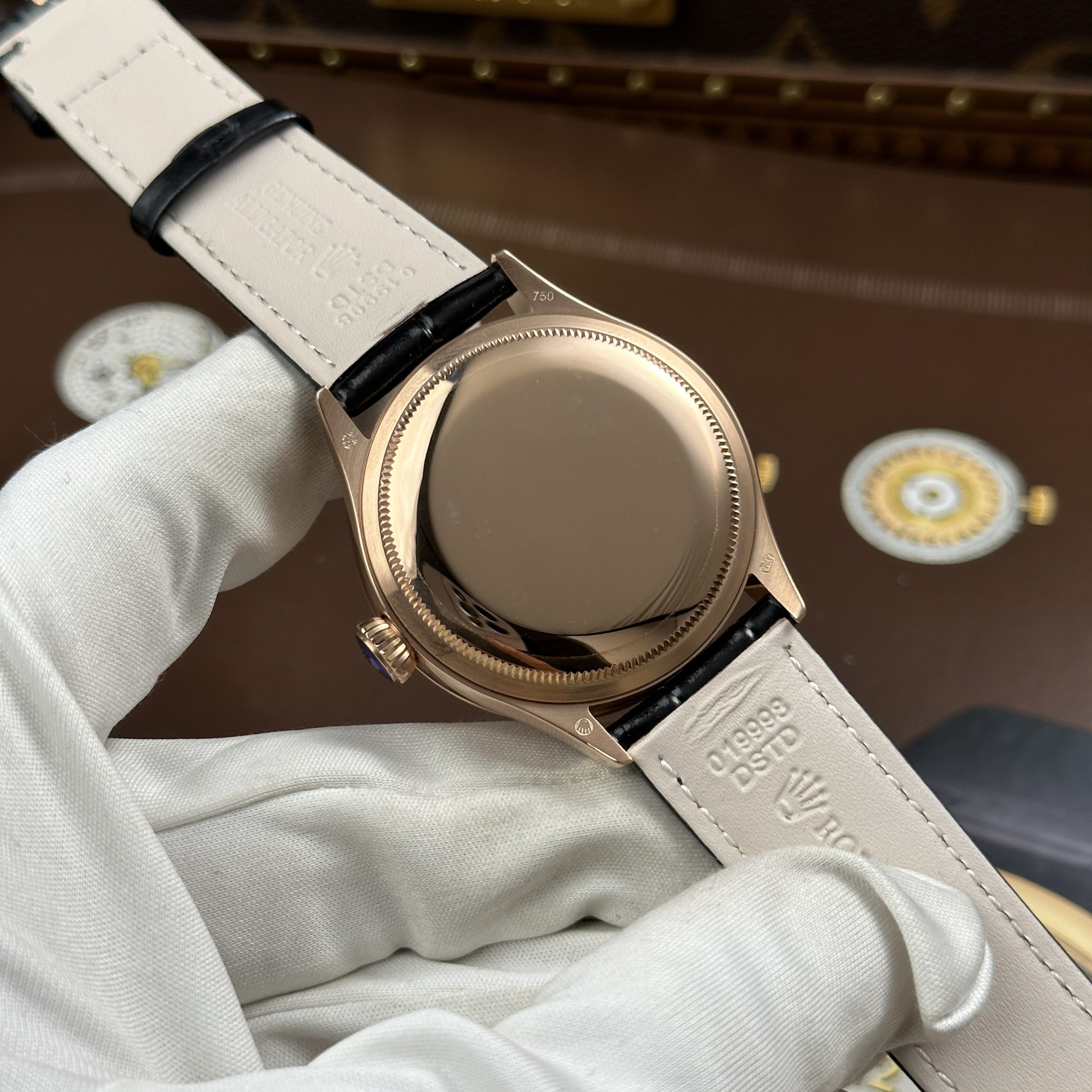 Rolex Cellini Dual Time 50225 Imitaiton Wach Black Dial Rose Gold Plate Leather Strap KZ Factory 39mm (1)