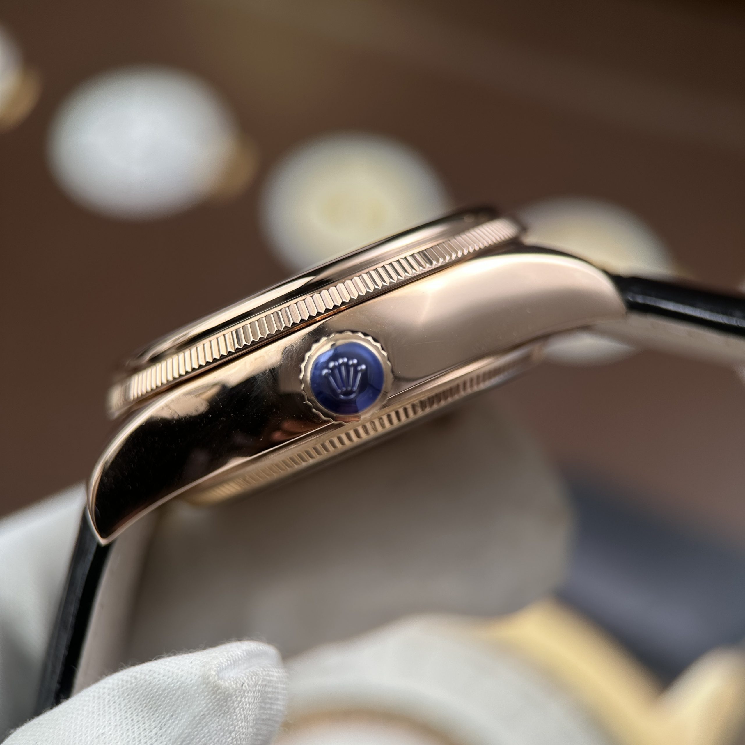 Rolex Cellini Dual Time 50225 Imitaiton Wach Black Dial Rose Gold Plate Leather Strap KZ Factory 39mm (4)