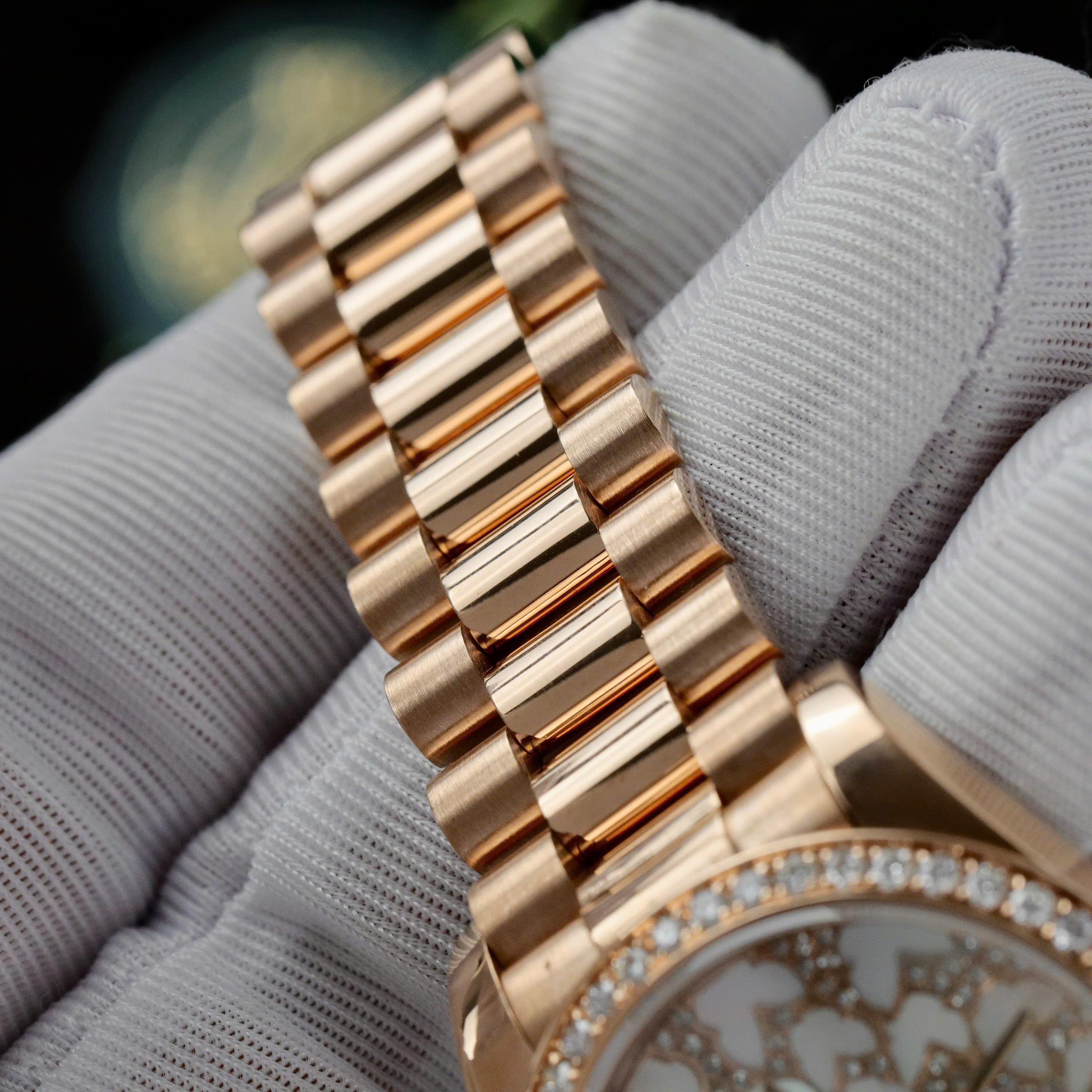 Rolex DateJust Lady Imitation Watch 18K Gold Wrapped Butterfly Heart Dial Diamond Moissanite Bezel 31mm (2)