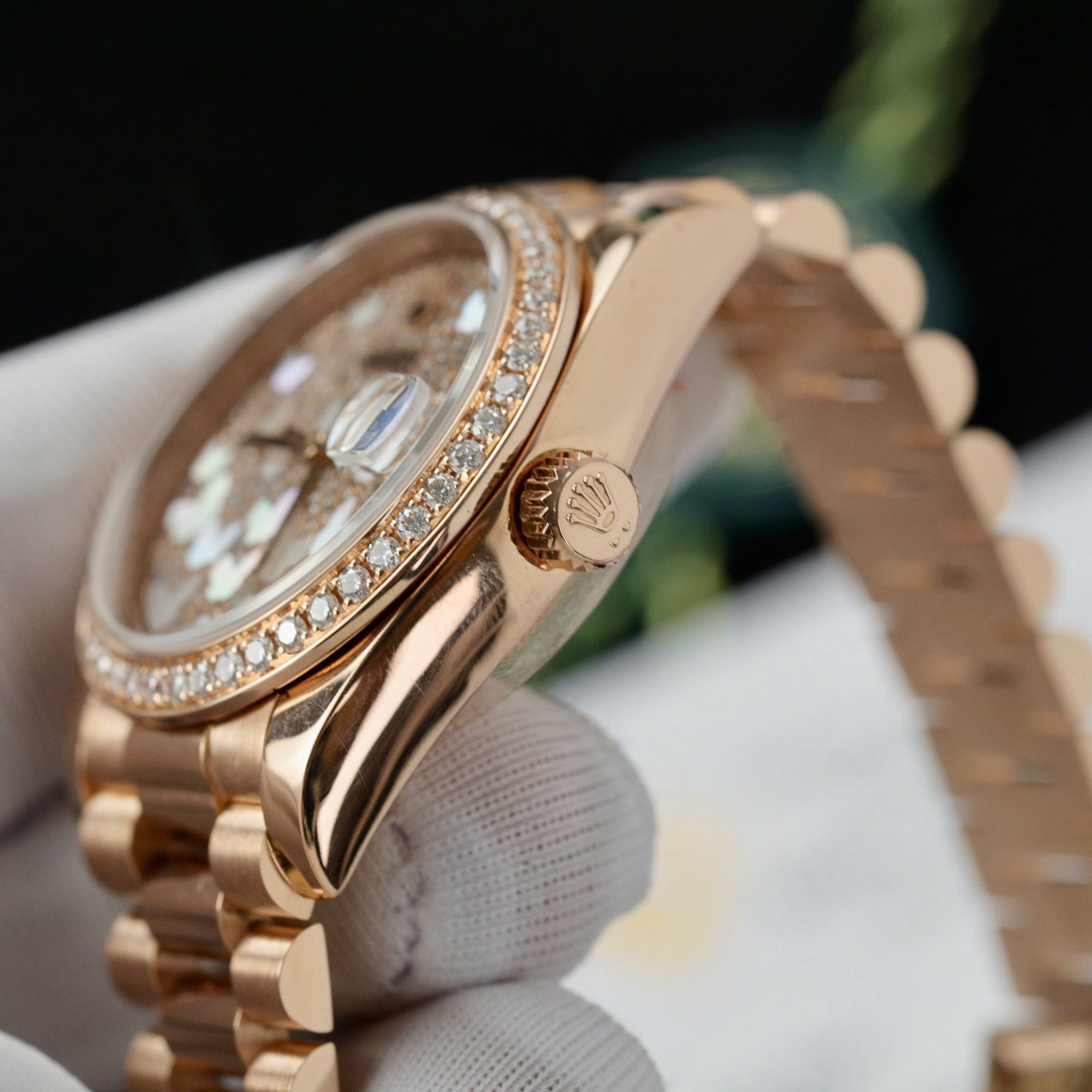 Rolex DateJust Lady Imitation Watch 18K Gold Wrapped Butterfly Heart Dial Diamond Moissanite Bezel 31mm (3)