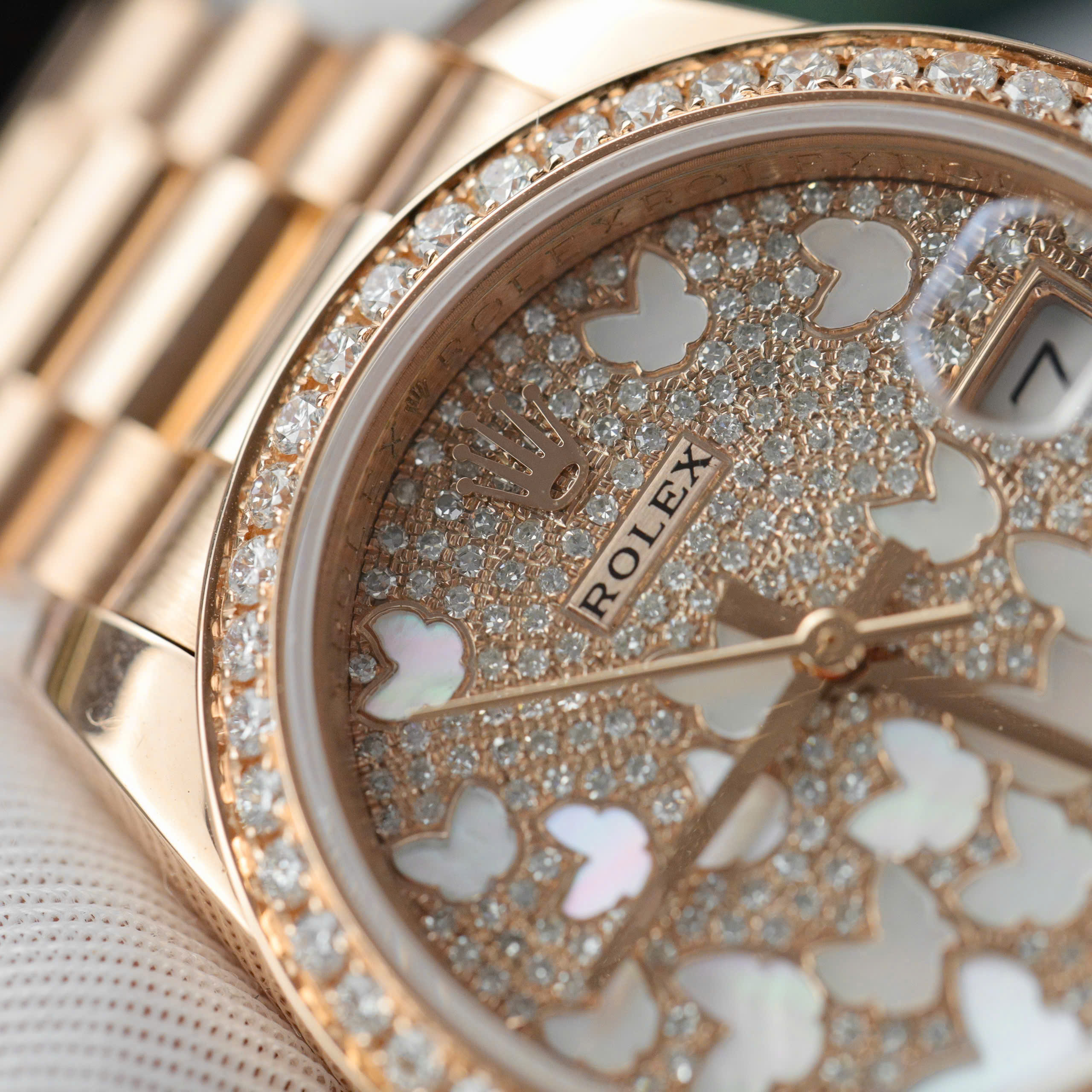 Rolex DateJust Lady Imitation Watch 18K Gold Wrapped Butterfly Heart Dial Diamond Moissanite Bezel 31mm (6)