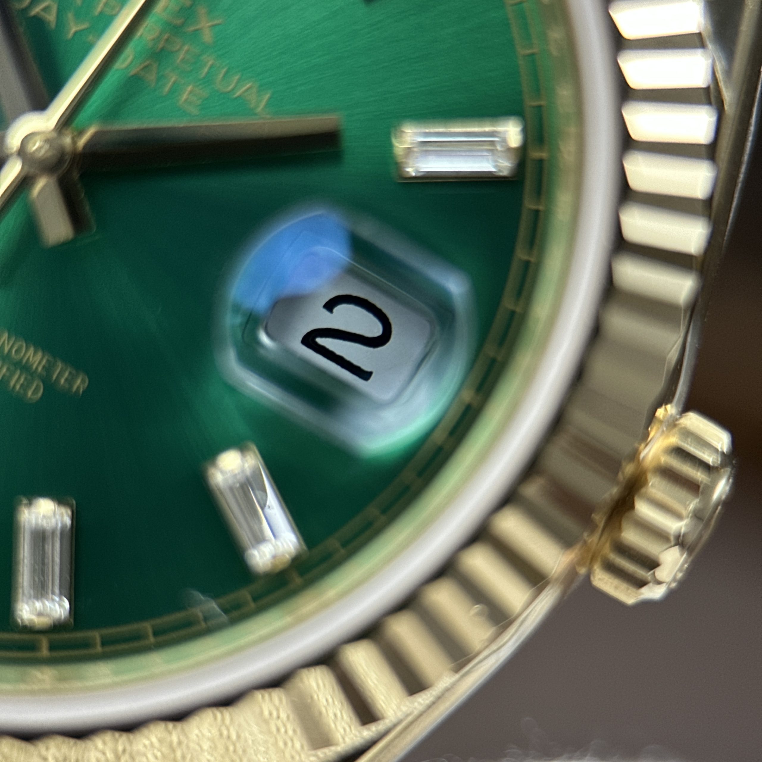 Rolex Day-Date M128238-0130 Imitaiton Watches Gold Plate Green Dial Baguette Dial Heavy Weight RC Factory 40mm (12)
