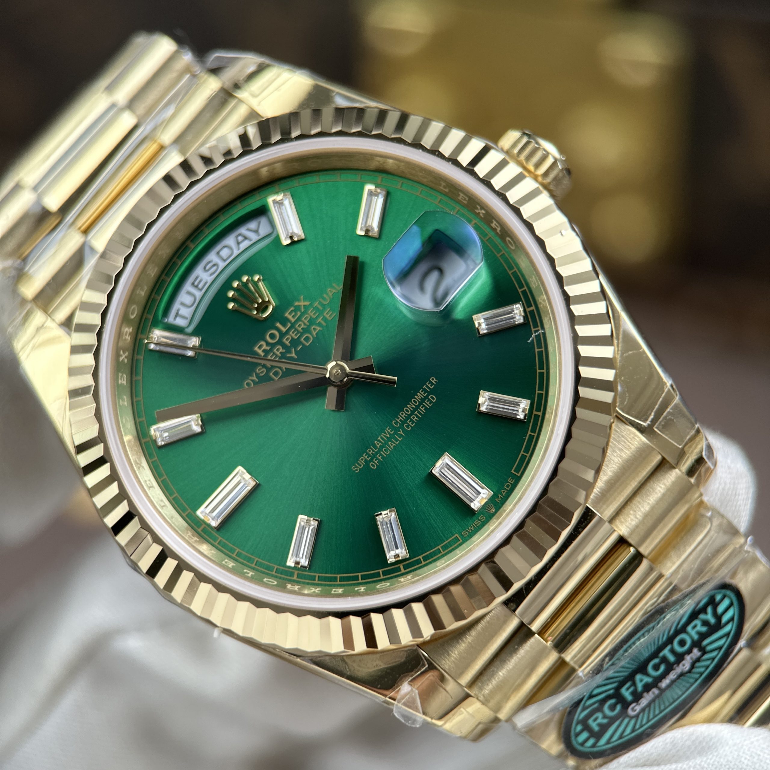 Rolex Day-Date M128238-0130 Imitaiton Watches Gold Plate Green Dial Baguette Dial Heavy Weight RC Factory 40mm (14)