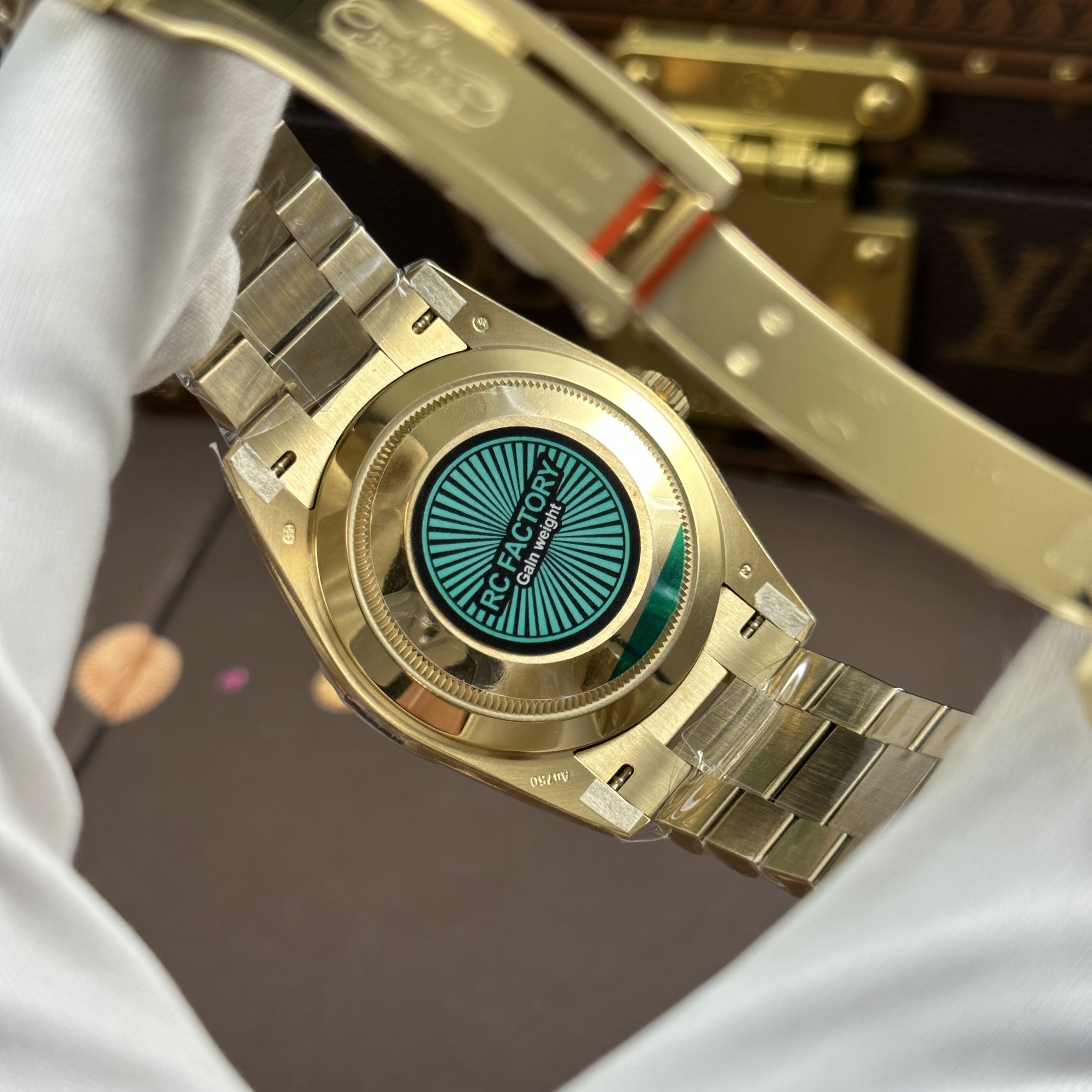 Rolex Day-Date M128238-0130 Imitaiton Watches Gold Plate Green Dial Baguette Dial Heavy Weight RC Factory 40mm (2)