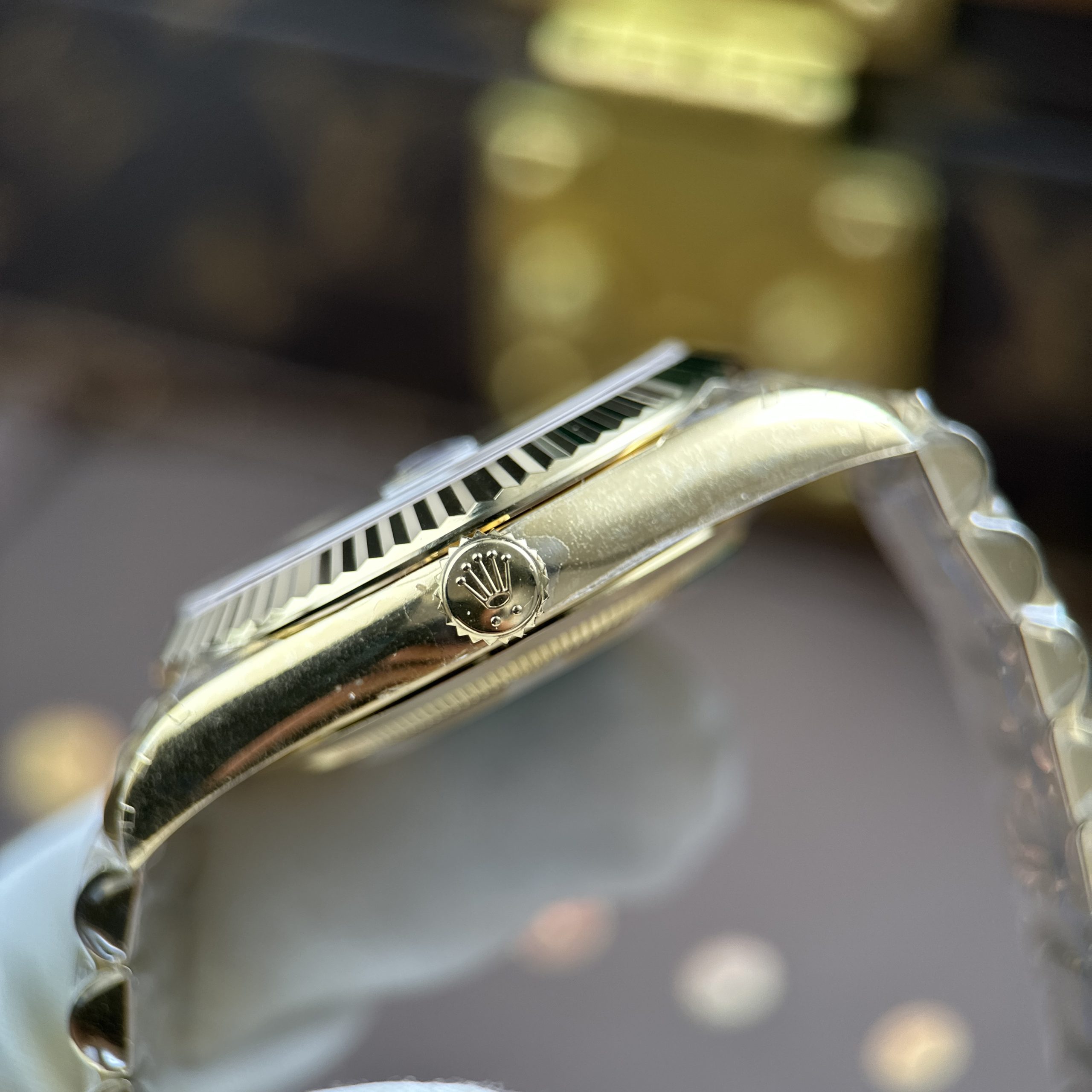 Rolex Day-Date M128238-0130 Imitaiton Watches Gold Plate Green Dial Baguette Dial Heavy Weight RC Factory 40mm (4)